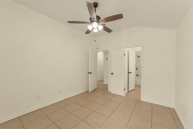 Building Photo - 18147 Dinner Creek Dr