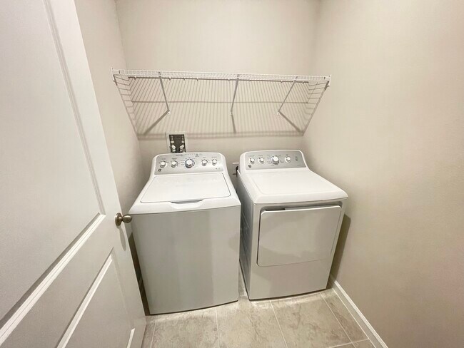 Building Photo - 35542 Sparrow Nest Wy