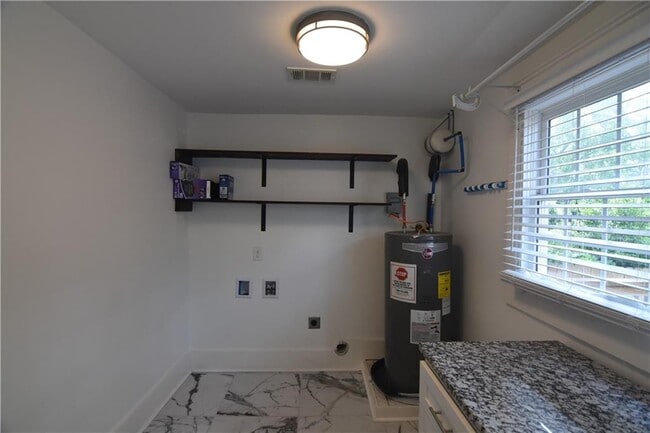 Building Photo - 375 Atwood St SW