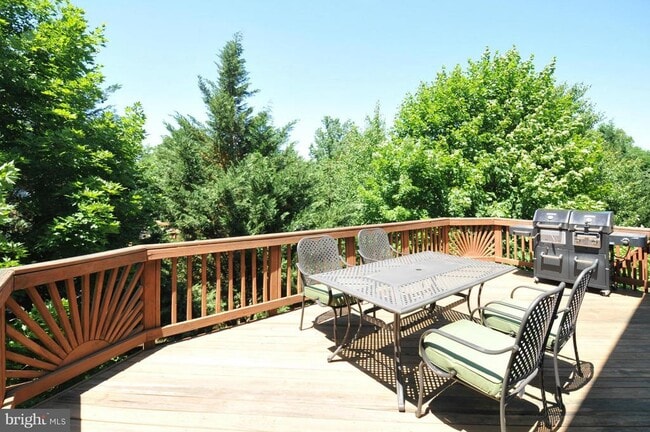 Building Photo - 43156 Malloch Pl