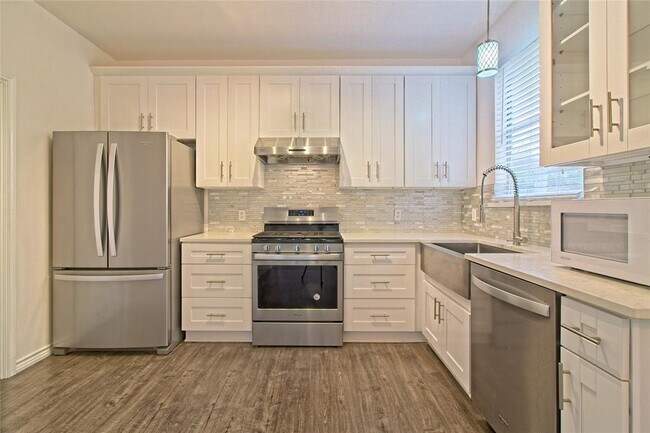 Building Photo - 13421 Tossa Ln