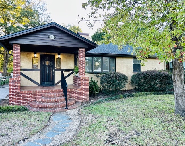 Primary Photo - 1258 Monterey St