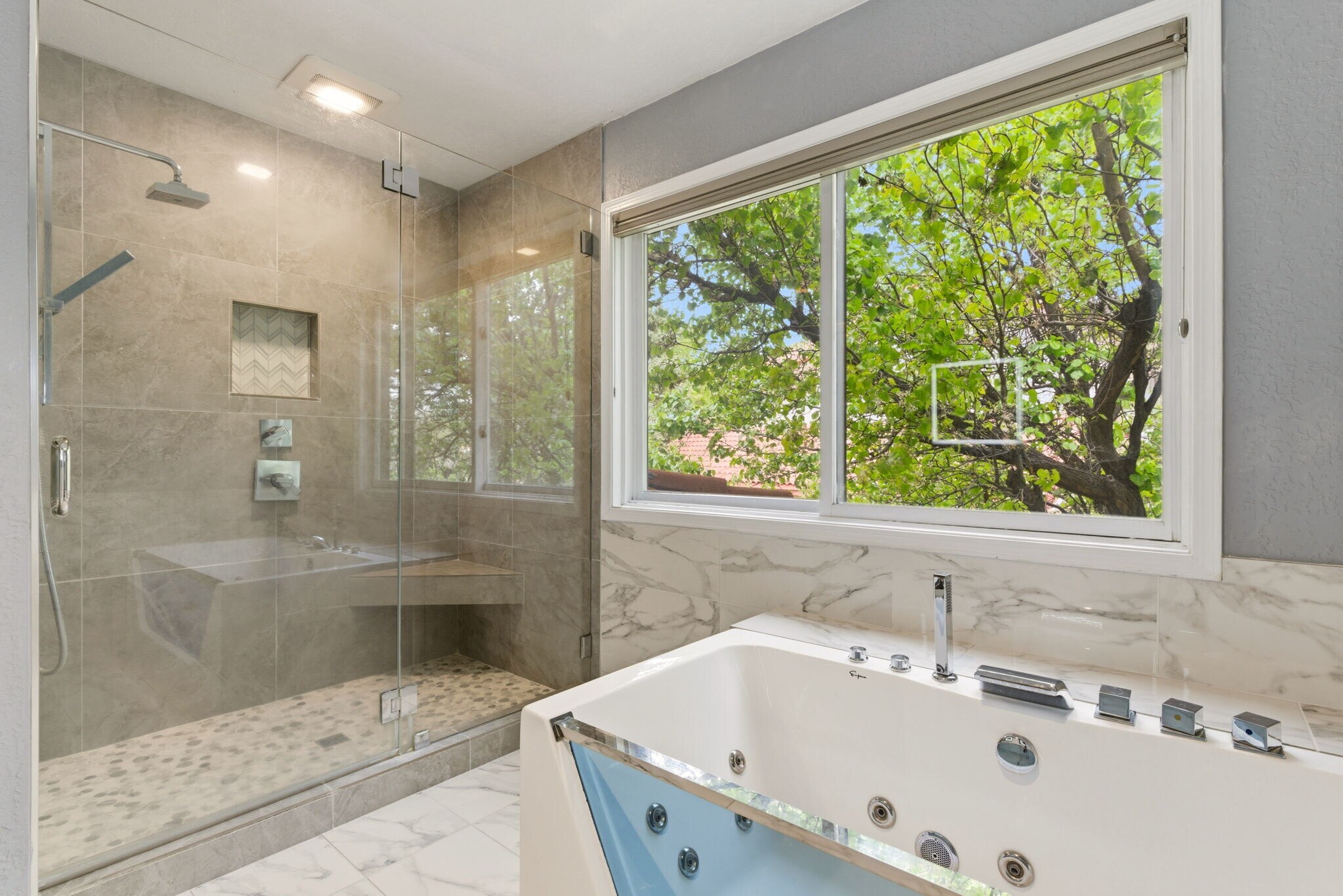 Building Photo - 9706 Tanoan Dr NE