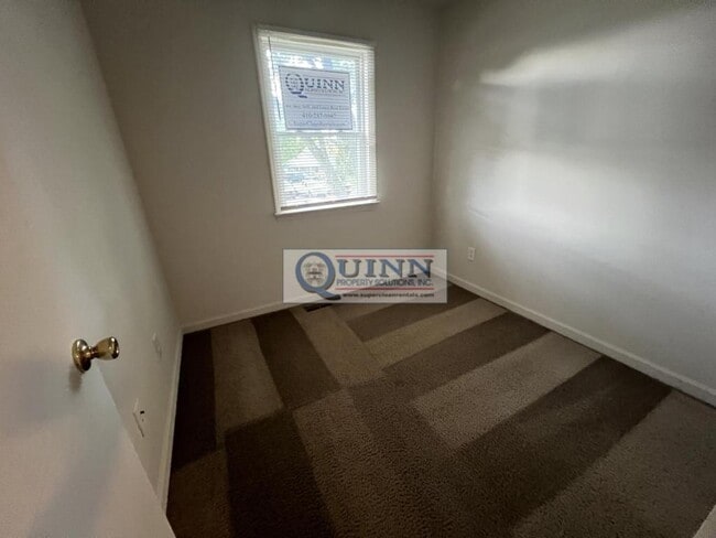 Building Photo - 14 Maple Ct