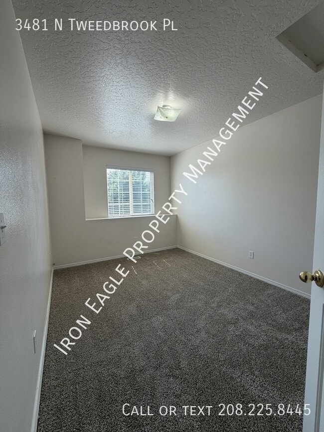 Building Photo - 3481 N Tweedbrook Pl