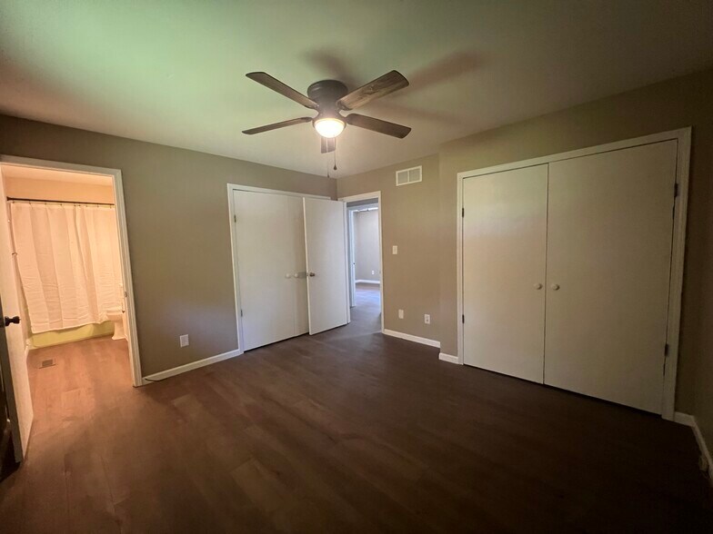 Building Photo - 3026 Hogan Dr
