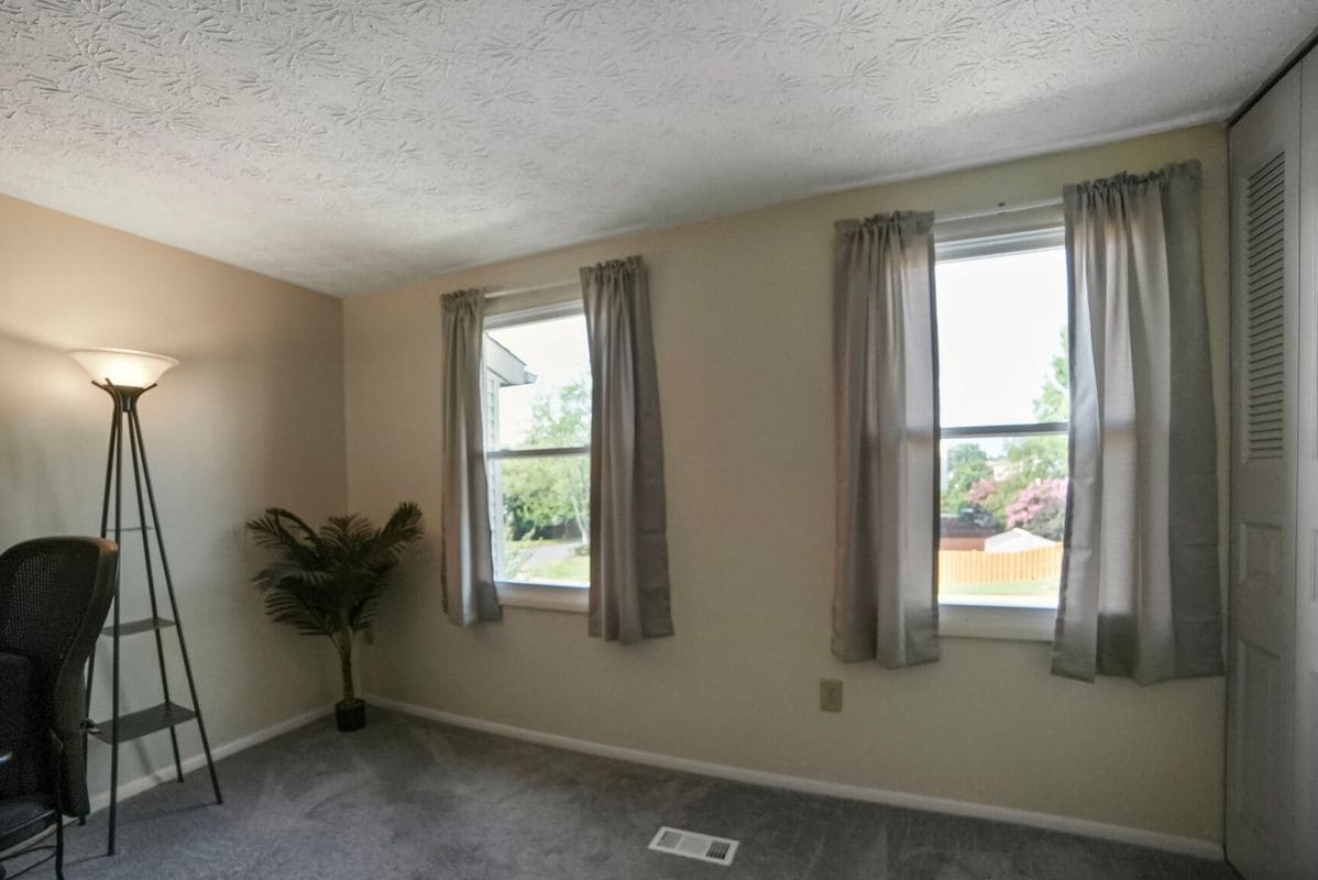 Building Photo - 3650 Castle Terrace