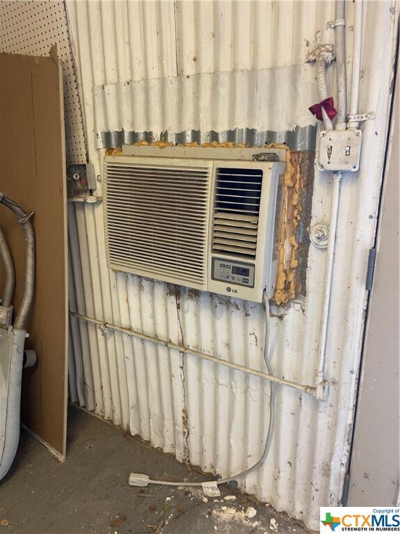 Building Photo - 1910 FM2673