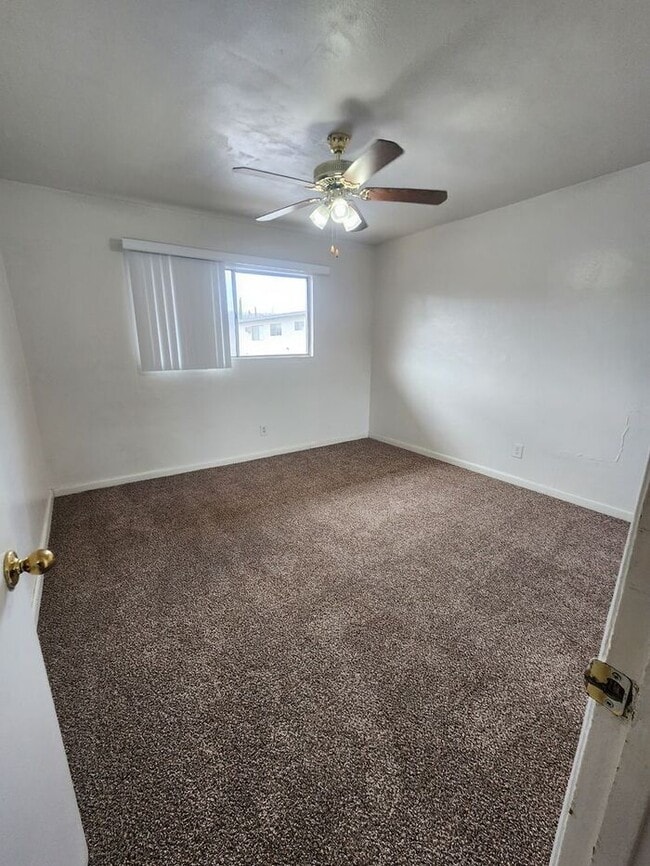 Building Photo - HOLIDAY SPECIAL-1 Month Free !SPACIOUS 2BR/1BA Unit with private Balcony.