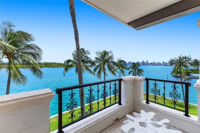 Building Photo - 2436 Fisher Island Dr