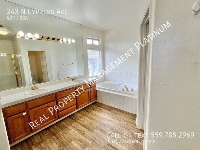 Building Photo - 243 N Cypress Ave