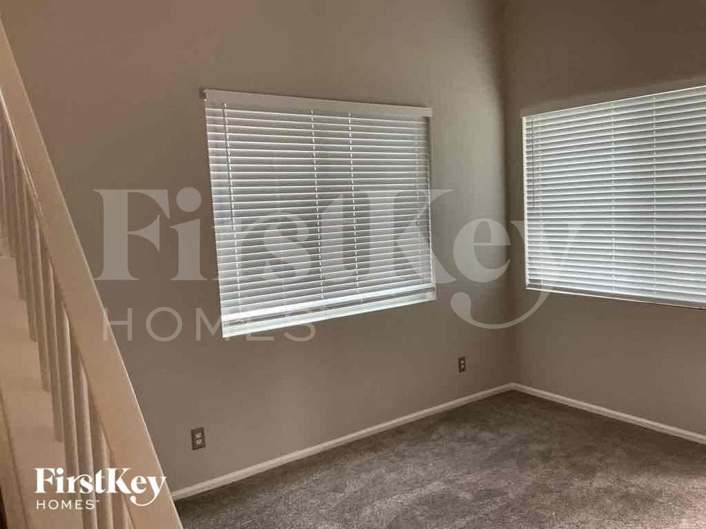 Building Photo - 5135 Nighthawk Pkwy