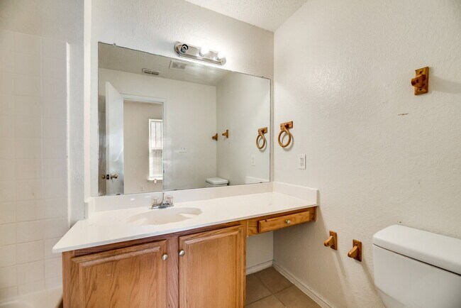 Building Photo - 10340 Blackjack Oaks Dr