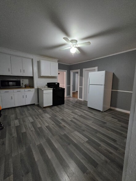 Building Photo - 348 Fairmount St
