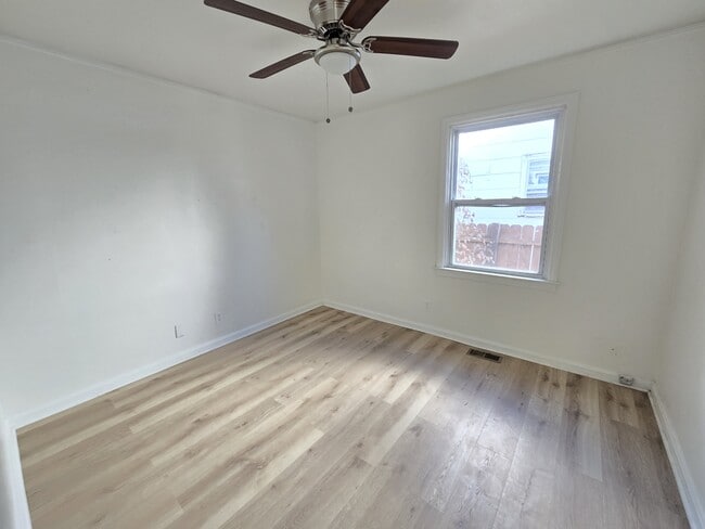 Building Photo - 9277 Mason Creek Rd