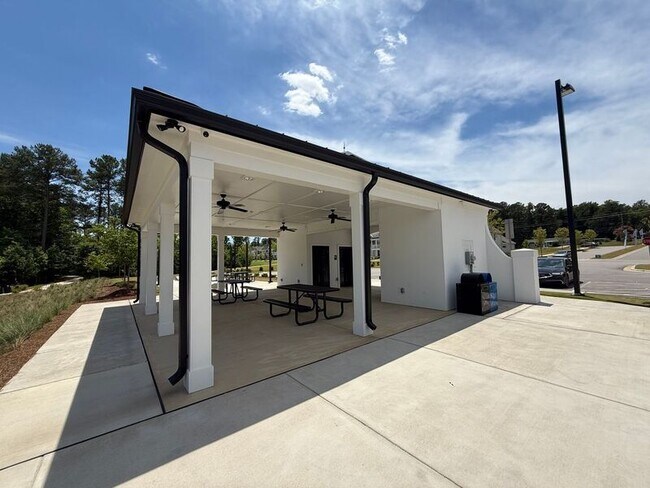 Building Photo - 112 Silver Fir Ln