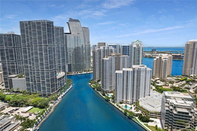 Building Photo - 801 Brickell Key Blvd
