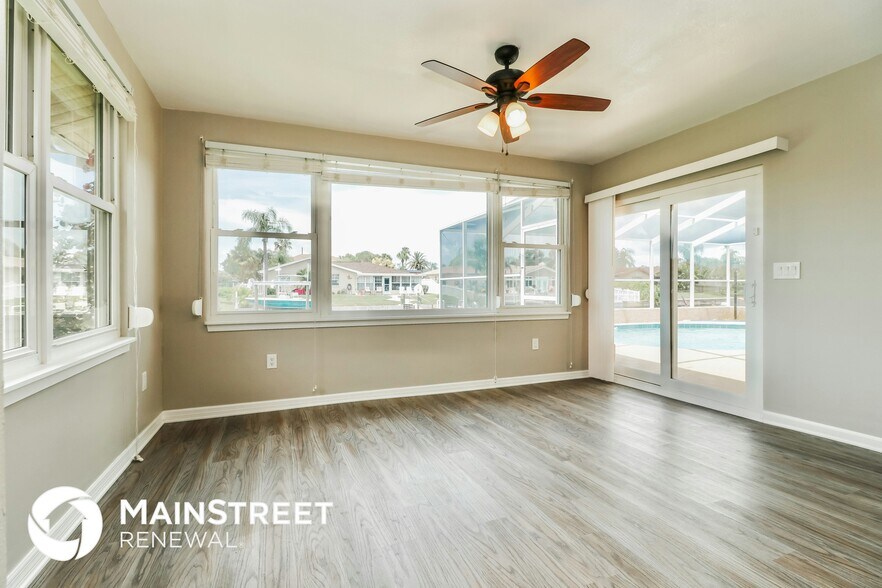 Building Photo - 9827 San Sierra Way