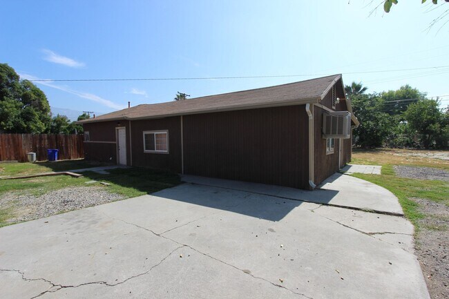 Building Photo - RV T 6951