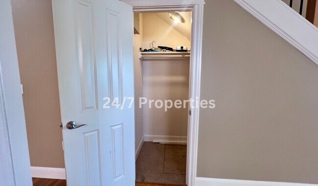 Building Photo - Large 4BD I 2.5BA Home - West Linn!