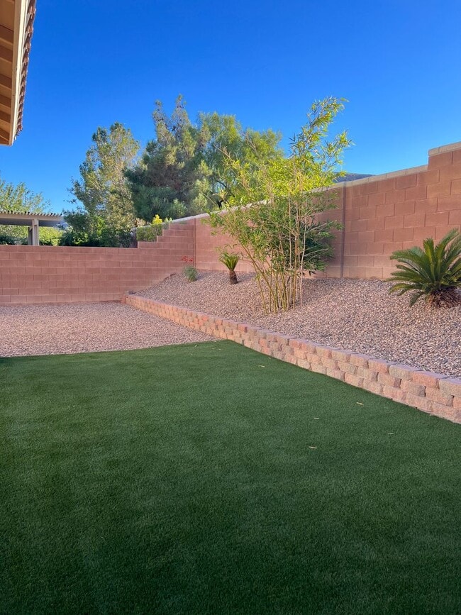 Building Photo - Do not miss this opportunity - Fabulous Location