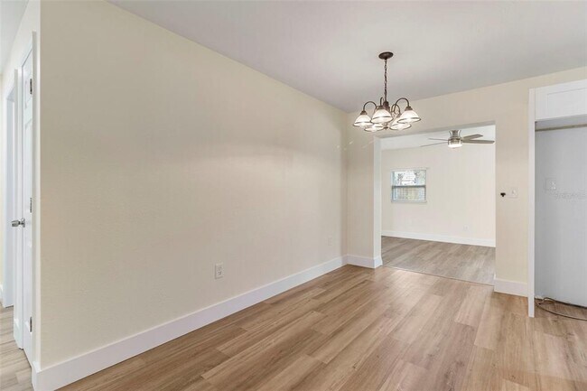 Building Photo - 4087 Vana Dr