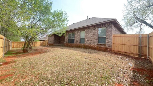 Building Photo - 2217 Pine View Terrace