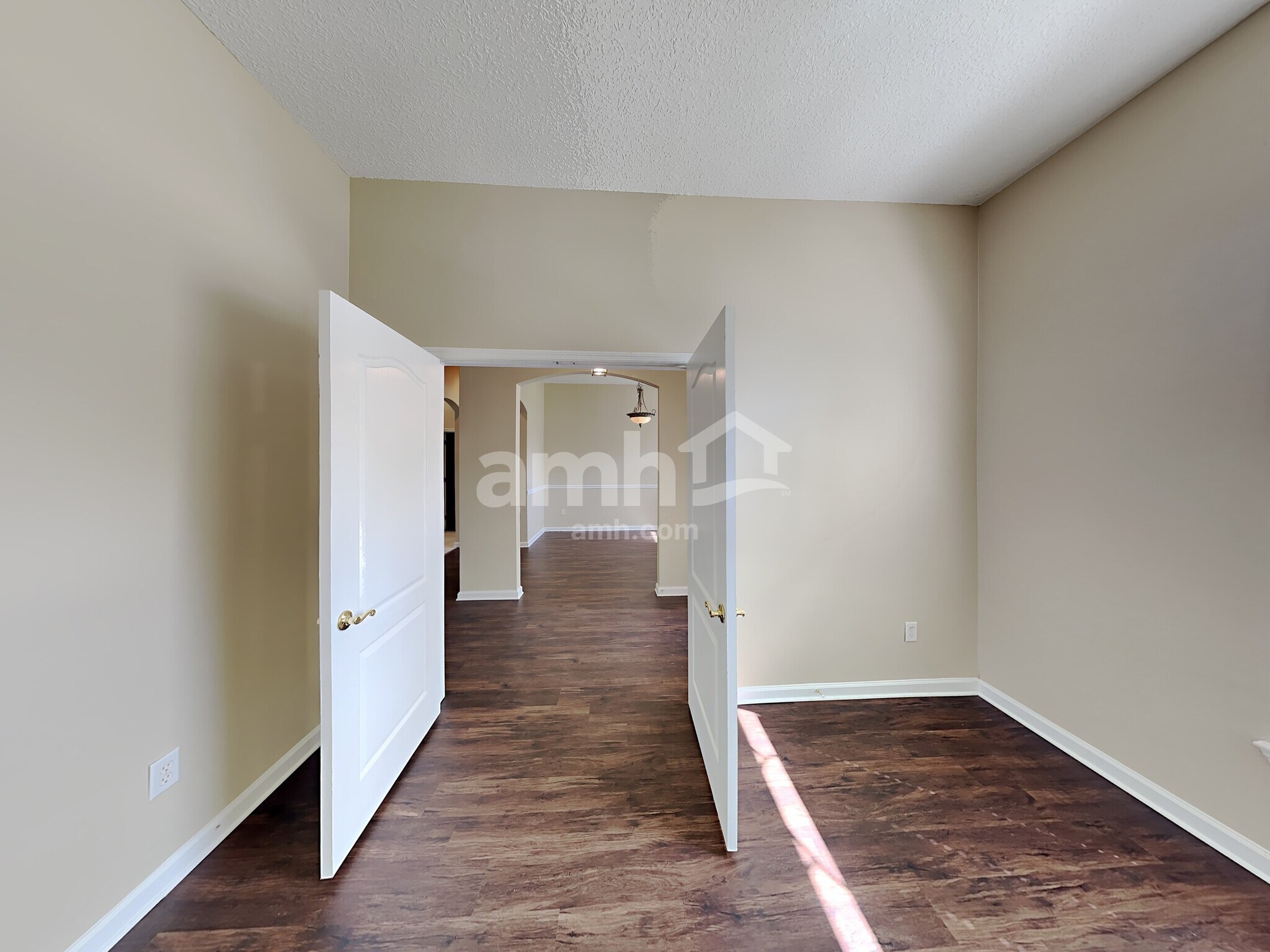 Building Photo - 1621 Merroway Ln