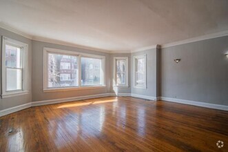 Building Photo - 2 bedroom in CHICAGO IL 60649