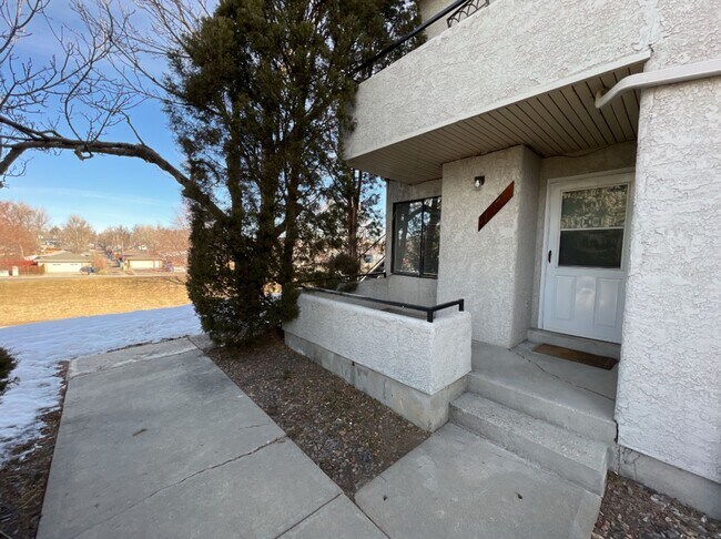 Building Photo - Prime Location! 1 bed 1 bath apartment near Sloan's Lake and Main Street Edgewater