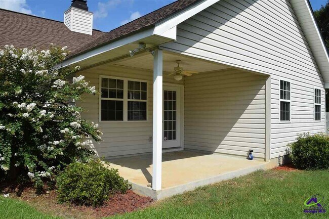 Building Photo - 219 Deer Track Ct