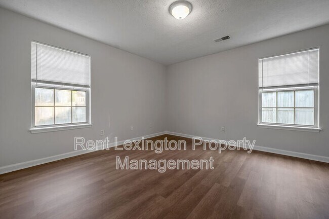 Building Photo - 660 Morgan Hills Dr