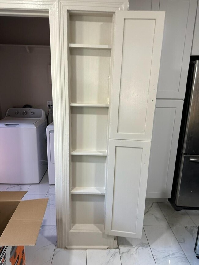 Kitchen into Laundry room - 1533 Hauser Blvd