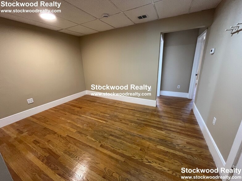 Building Photo - 933 Dorchester Ave