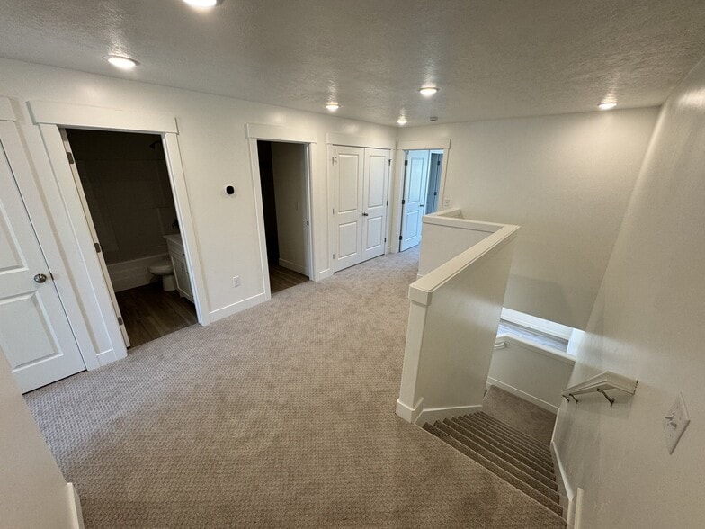 Building Photo - 526 S 1215 W