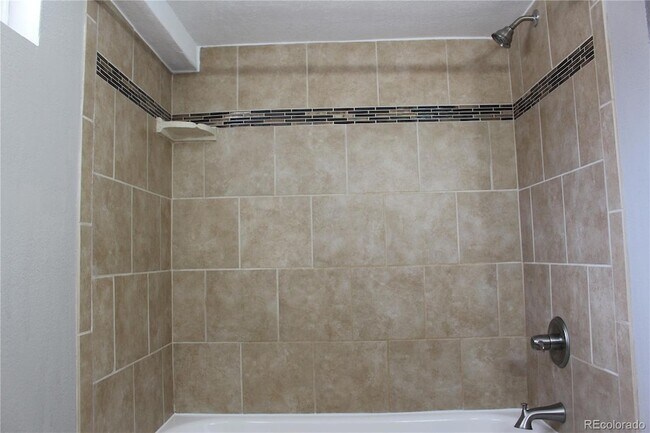 Building Photo - 1811 W Bijou St