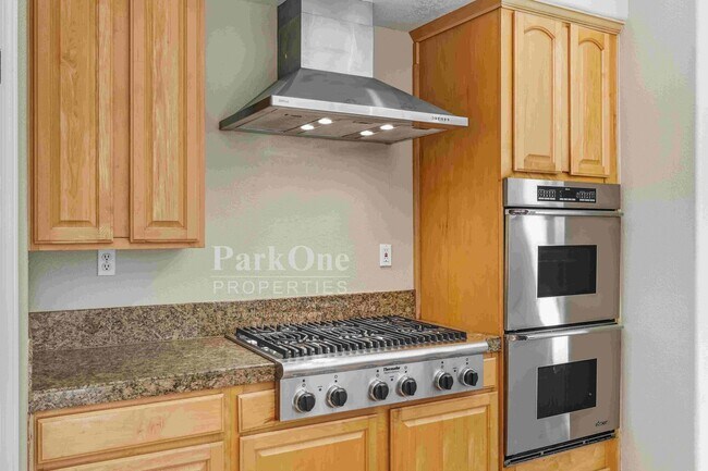 Building Photo - Beautiful Home in Peacock Creek