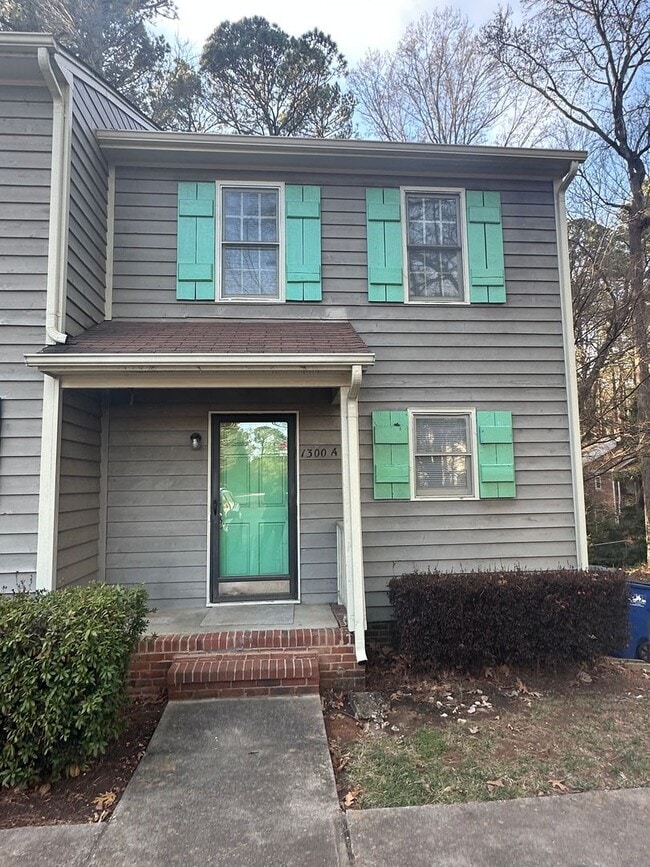 Building Photo - Dual Suites! Spacious 2BR, 2.5BA Townhome Near NCSU!
