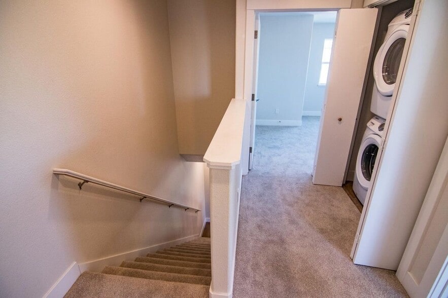 Building Photo - 36 S Park St