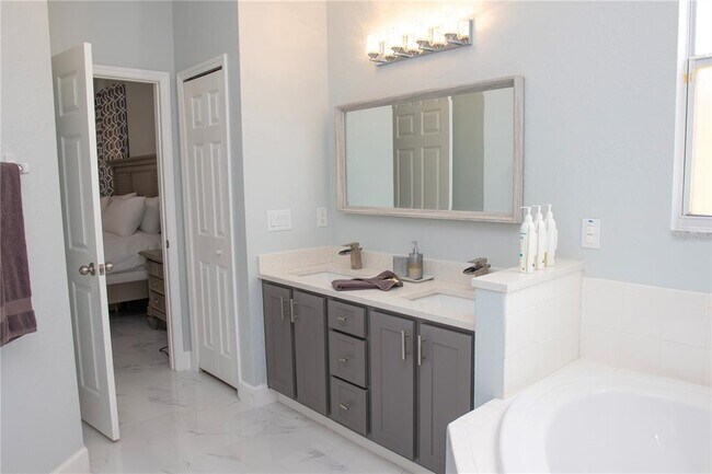 Building Photo - 112 Cypress Pointe Ct