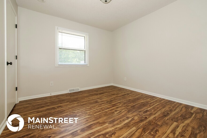 Building Photo - 6924 NW Pleasant View Dr