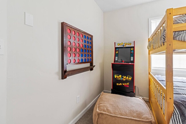 Building Photo - 301 S Front St