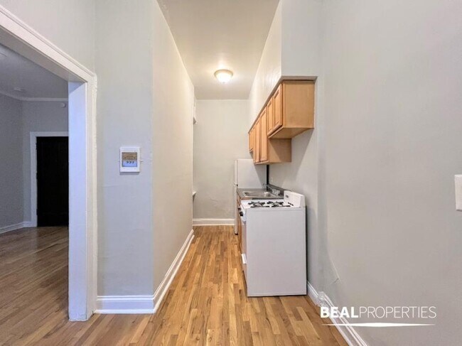 Building Photo - 0 bedroom in CHICAGO IL 60640