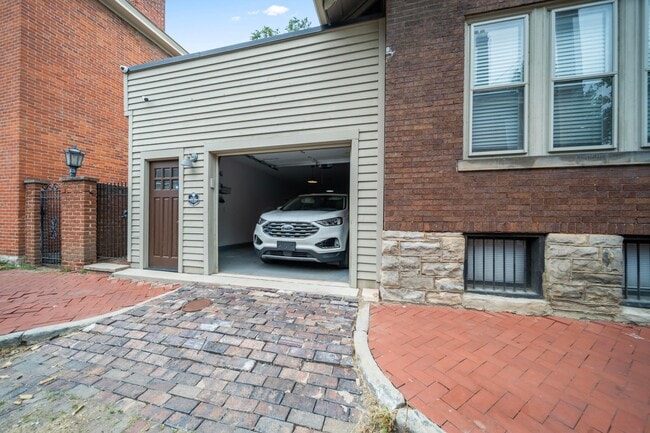 Building Photo - 503 S 3rd St