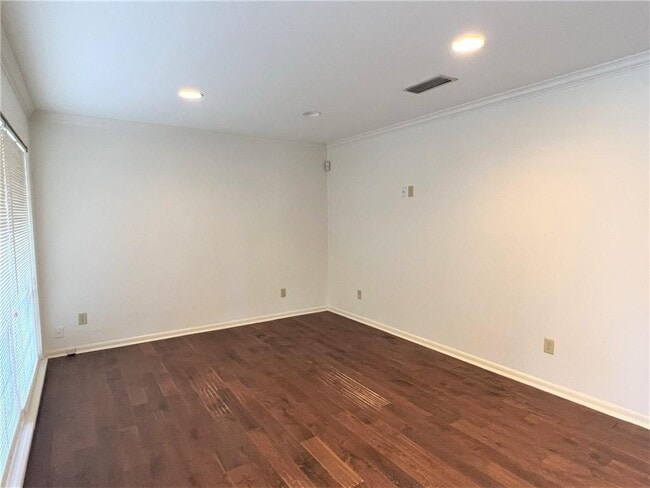 Building Photo - 5011 Finley Dr
