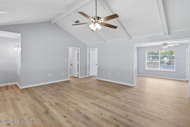 Building Photo - 104 Park Trail