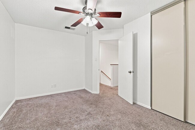 Building Photo - 8018 Chestnut Bluff Dr