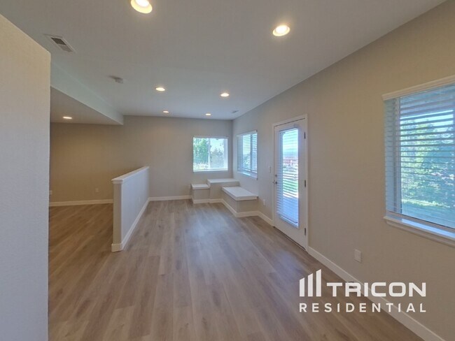 Building Photo - 850 Merrimac River Way