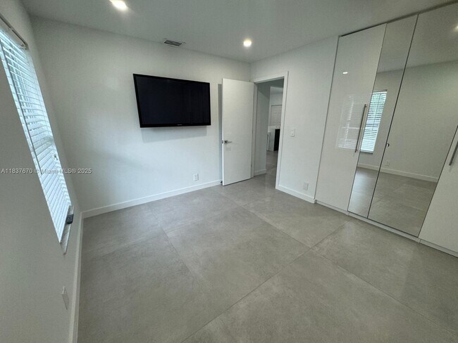 Building Photo - 21281 Hazelwood Ln