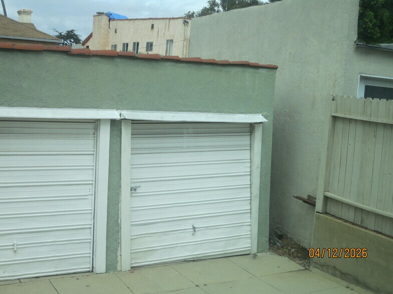 Building Photo - 2045 S Harcourt Ave